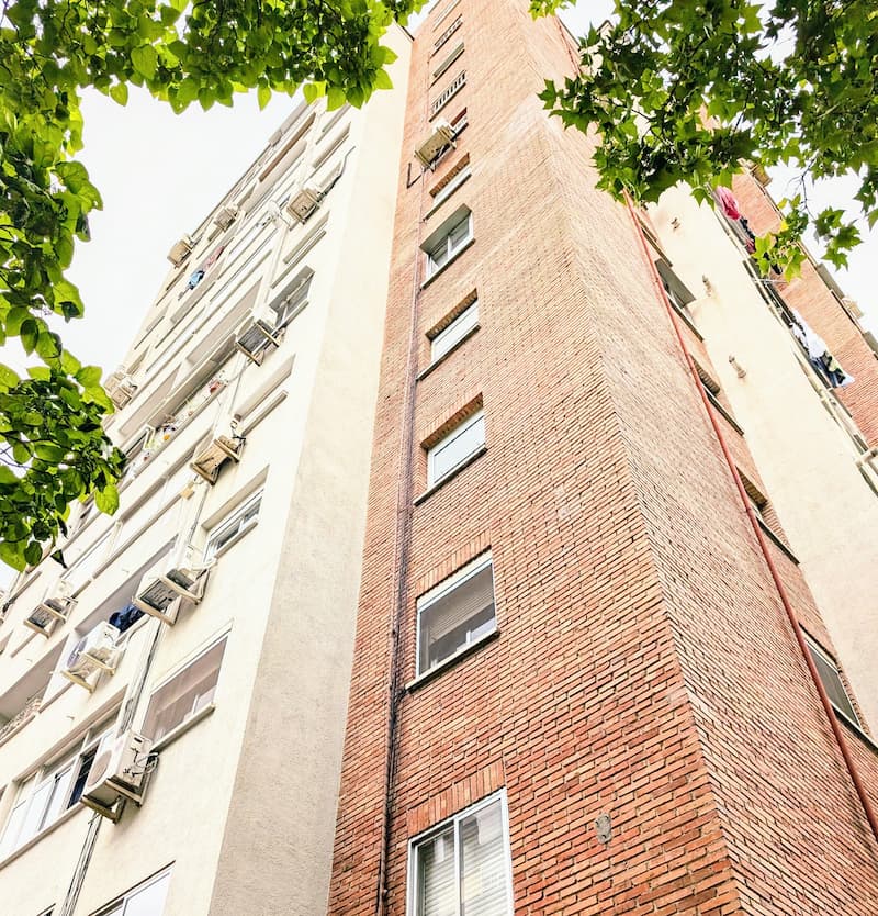 ¿Puede un IEE ser favorable si el edificio tiene deficiencias? El criterio del Ayuntamiento de Madrid